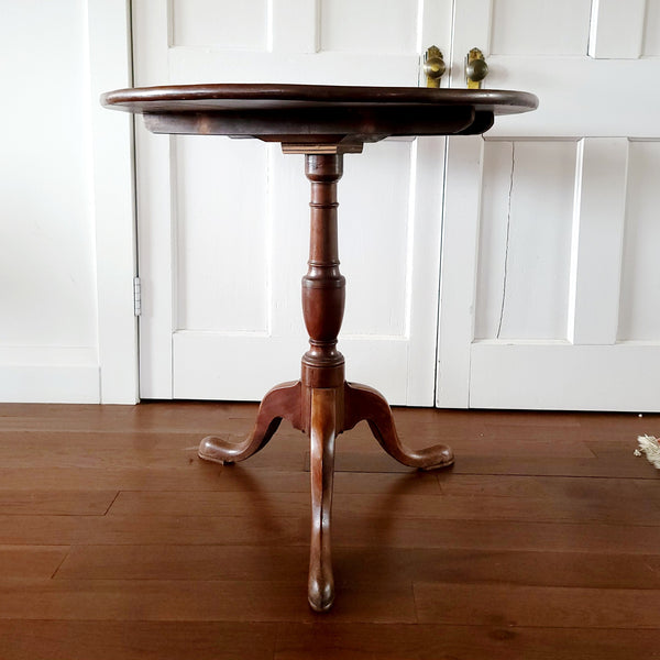 Antique English Mahogany Tilt Top Table