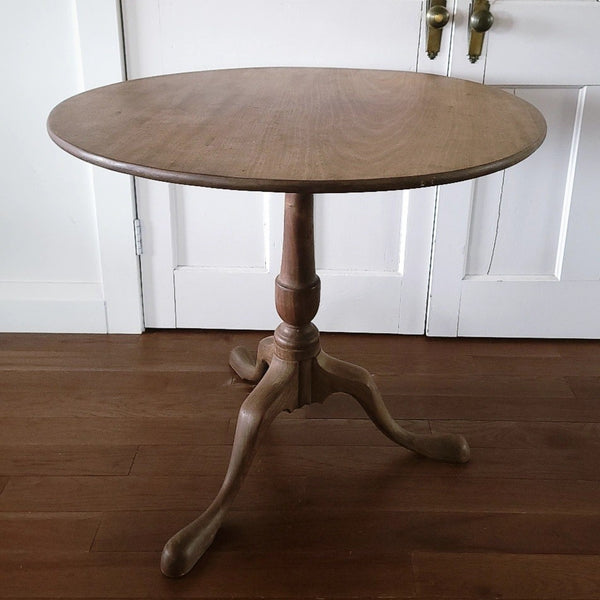 Handsome English Mahogany Tilt Top Side Table