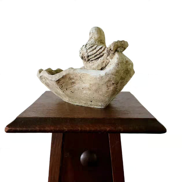 Cast Composite Cement Bird & Scallop Shell Bath