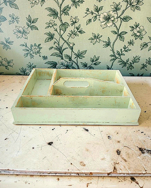 Wood Cutlery Tote In Green