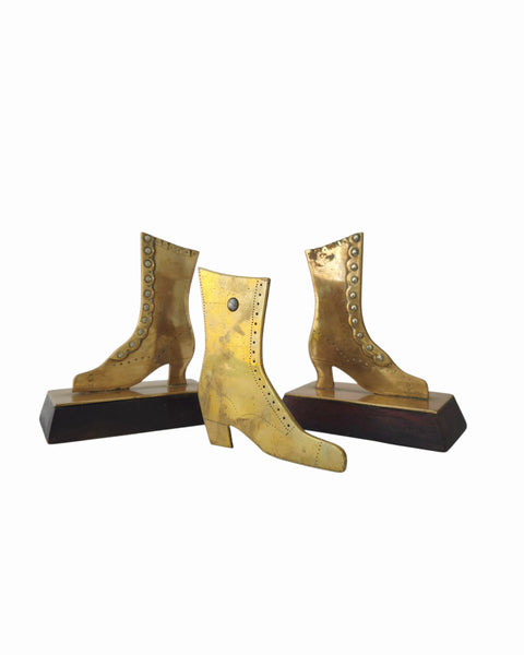 Collection of Six Victorian Brass Shoe Mantel Piece Decorative Objects